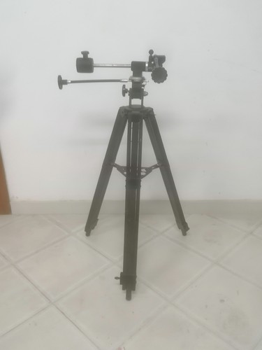 Cavalletto treppiede per