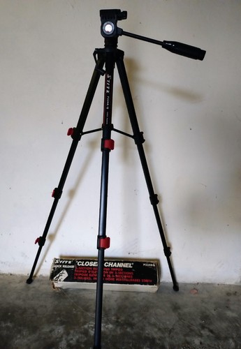 Cavalletto fotografico - (s12),